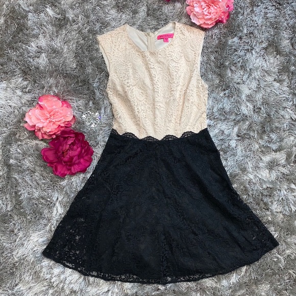 Betsey Johnson Lace Two Tone Dress Women size 4 - Picture 2 of 8